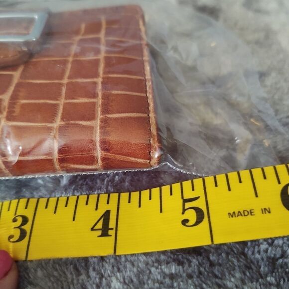 New Identity Stronghold Genuine Leather Wallet - Picture 10 of 11